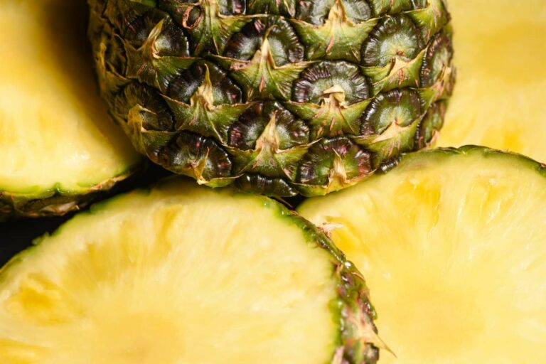 Cosa succede al tuo corpo quando mangi regolarmente l'ananas