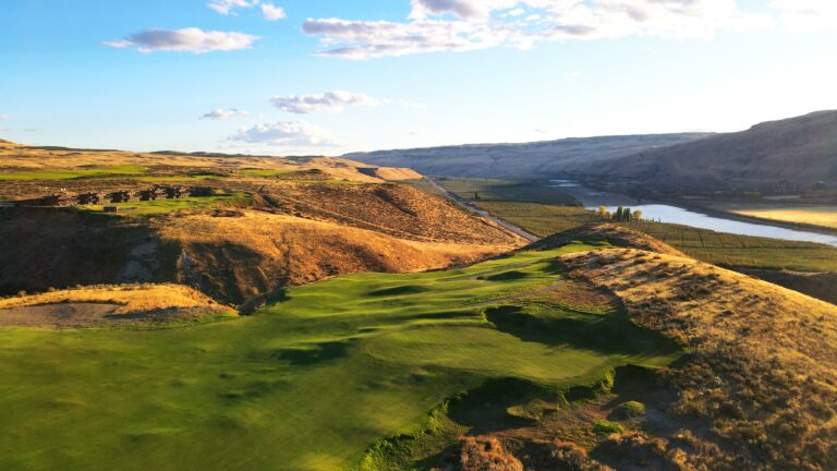 Gamble Sands golf course in the golden hour of sun.