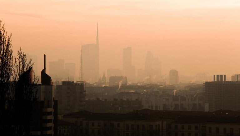 Così l’inquinamento potrebbe causare il tumore del polmone nei non fumatori