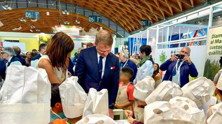 Frutta e verdura nelle scuole, bando da 14 milioni di euro - Cibo e Salute