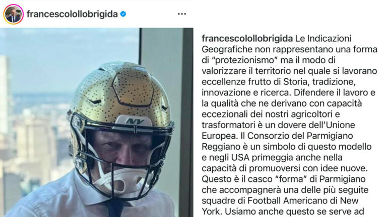 Lollobrigida a Ny Con Casco da Football A 'Forma' Di Parmigiano - a Breve