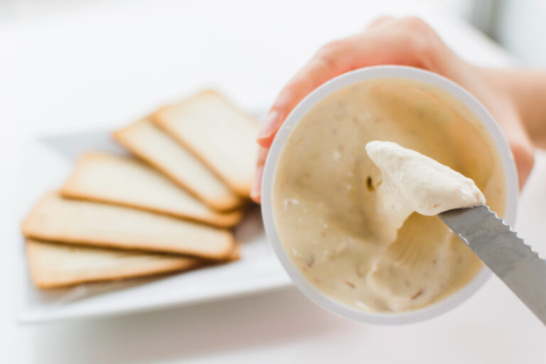 Maionese all’acqua: la ricetta leggera e veloce che sta spopolando sul web