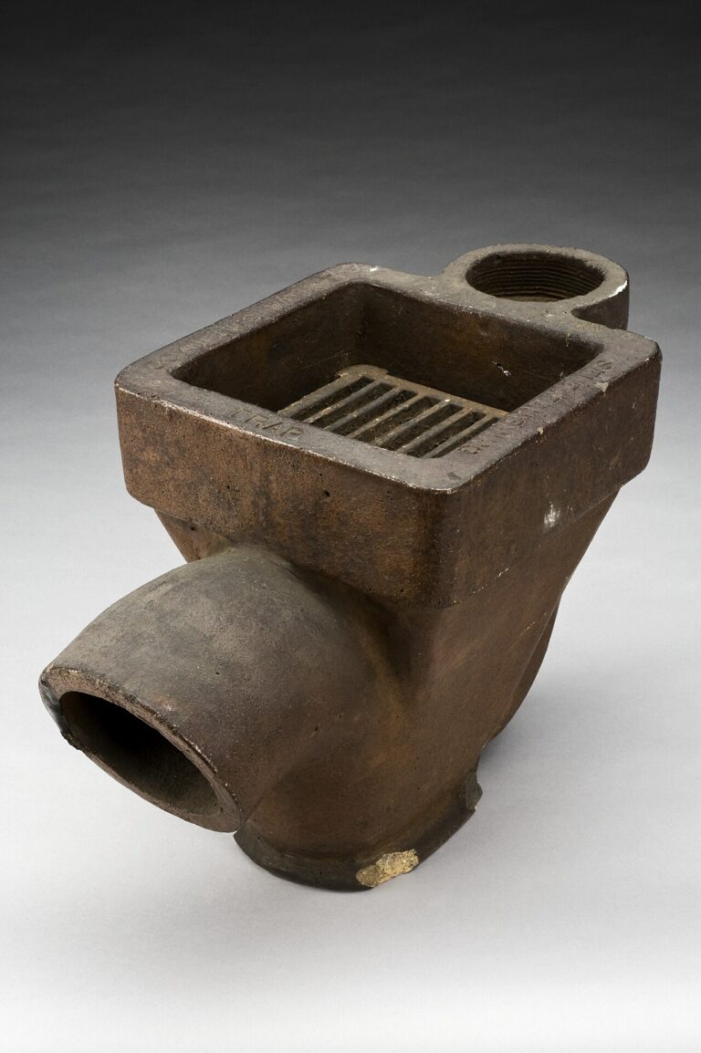 Stoneware gutter trap, England, 1850-1865 Wellcome L0057294