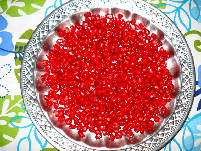 Melagrane e mele di stagione: sgranarne una in tre minuti senza schizzi Pomegranate Seeds Fresh